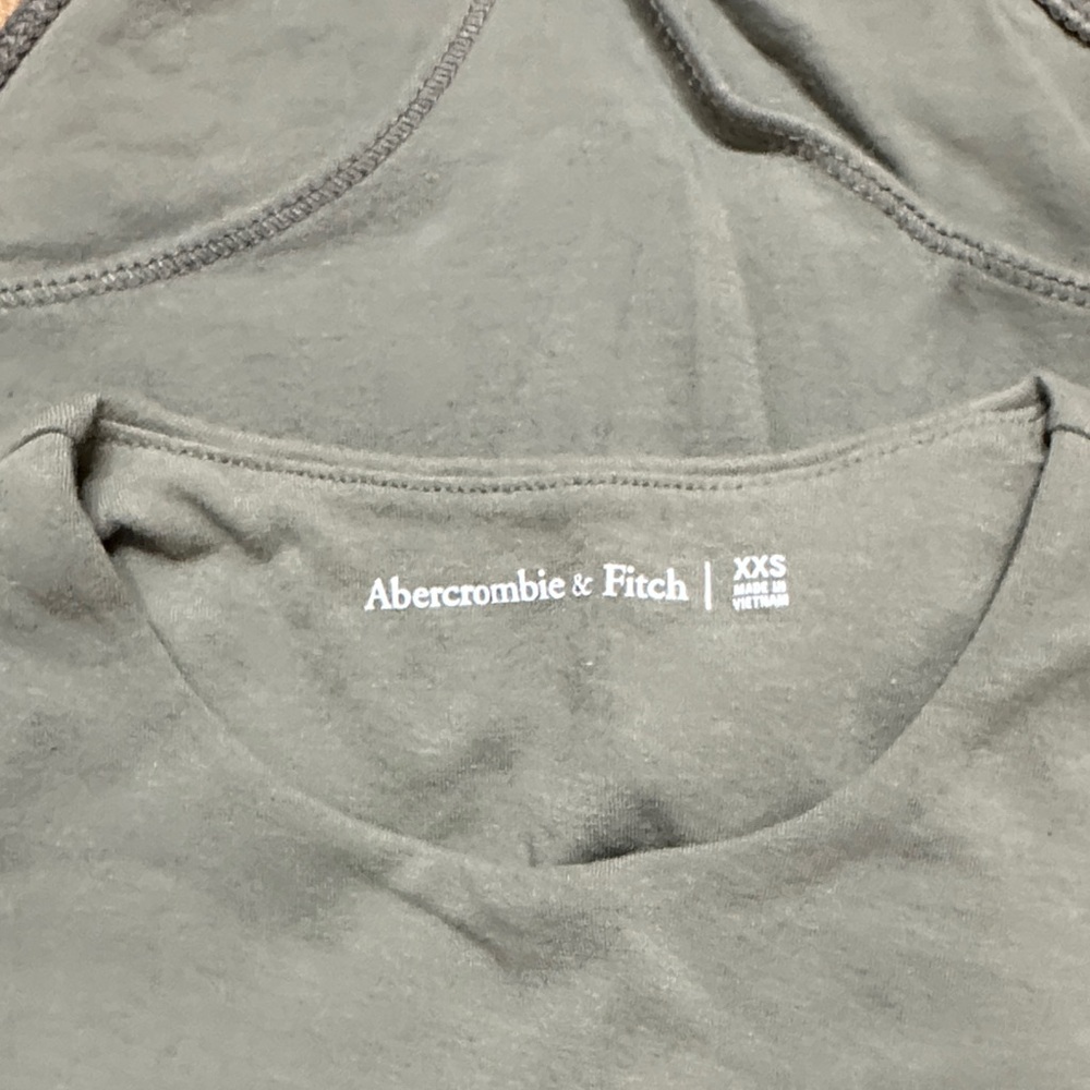 ABERCROMBIE & FITCH Short Sleeve Bodysuit in Sage Green - Picture 8 of 8